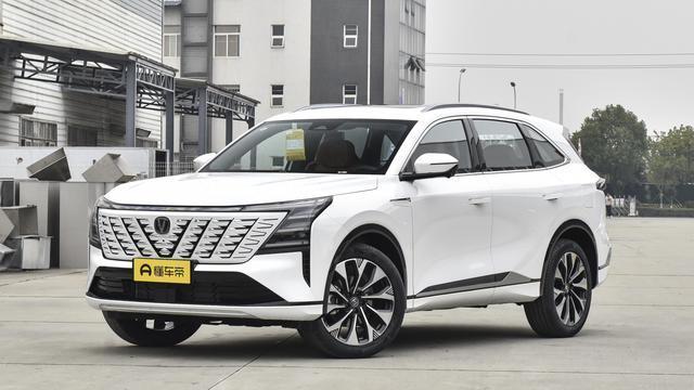 惠后7.69万起！油耗6.89L，爱信8AT，第四代CS75 PLUS值得买？
