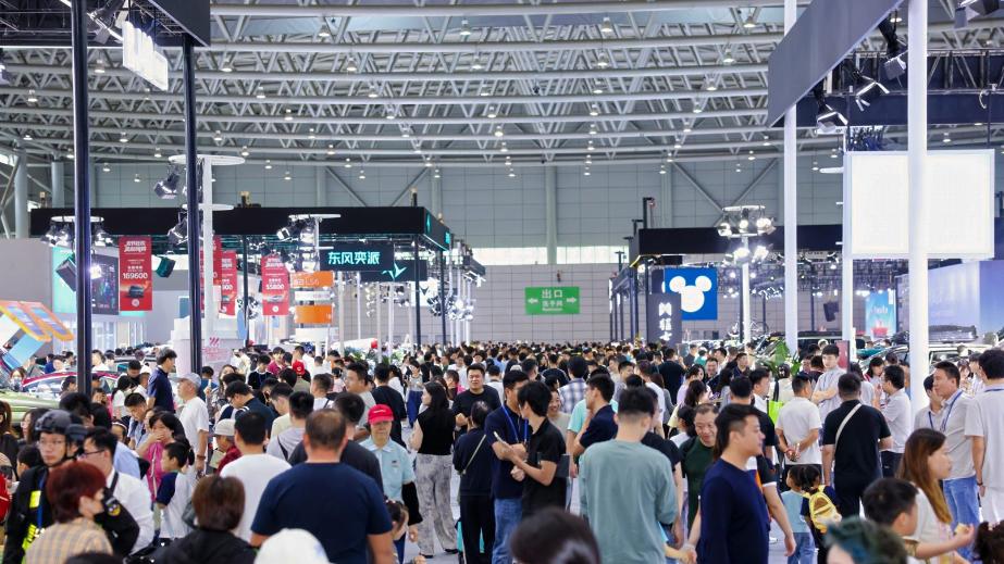 2025合肥国际新能源车展|开展第二天：热力全开，现场人气空前！