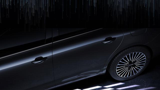 荣威M7DMH官图发布，劳斯莱斯设计师打造，车长超4米9续航150公里