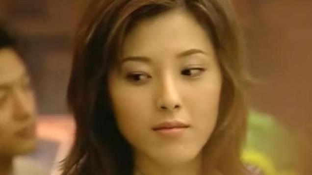 她被无数少男视为梦中情人，两百年难遇的美女，如今48岁仍未婚！