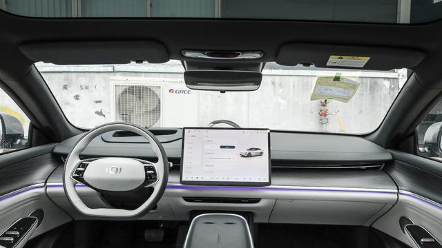 冲哥车言论：静态体验长安启源 A07 增程版，15 万级大空间如何？