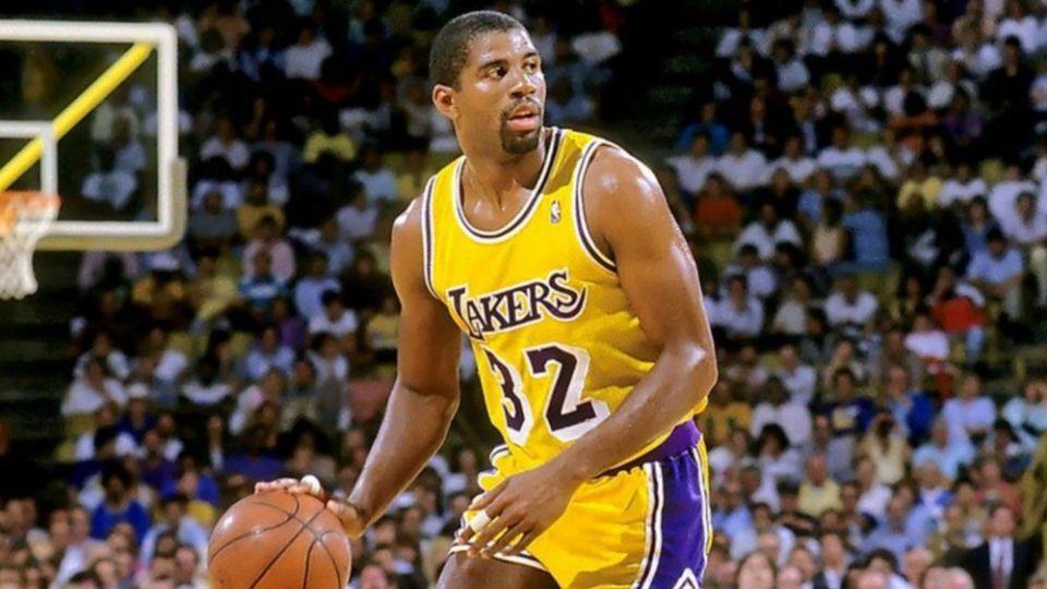 科尔：NBA只有四个人真正影响了全世界，詹姆斯还不够资格