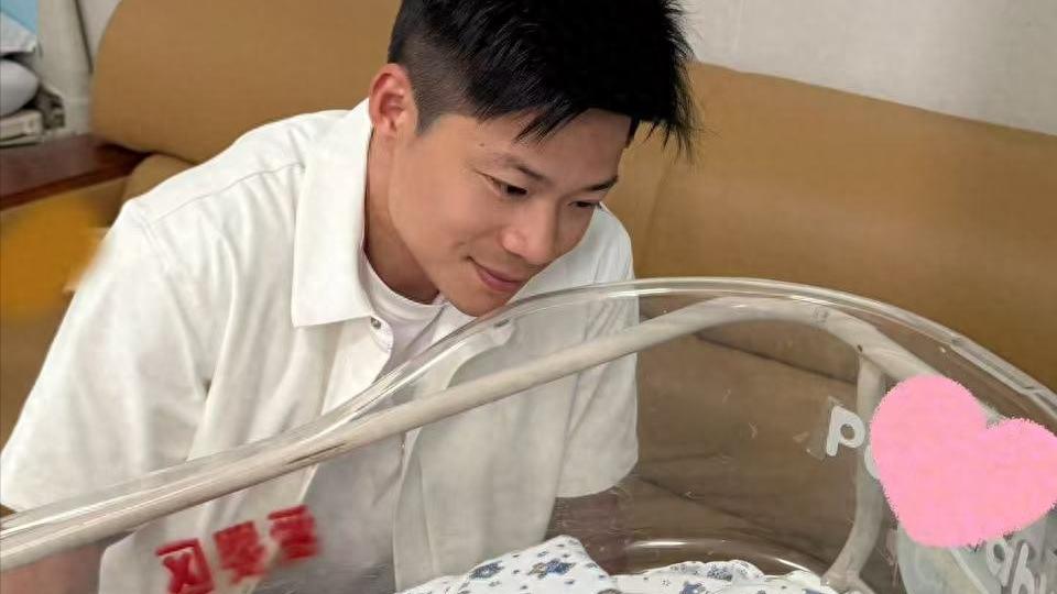 结婚9年生3胎，苏炳添初恋牺牲太多：全职带娃，妙龄少女变宝妈