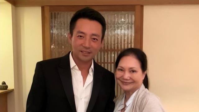 聚光灯下的亲情困局：透视明星家庭监护权争议背后的社会镜像