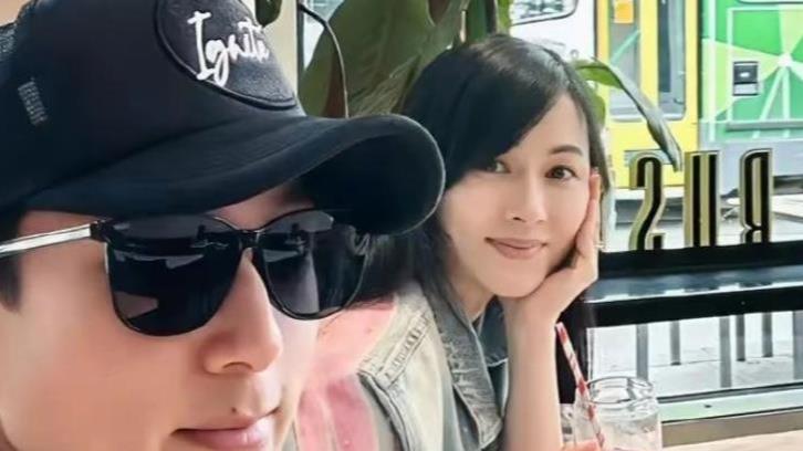 吴尊晒出游照，16岁初恋到结婚，帅且专一的他家庭超幸福