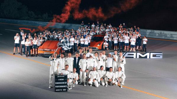 奔驰纯电概念车打破续航记录，中国纯电车还在研究冰箱彩电！