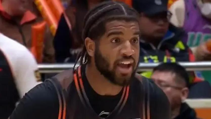 山东男篮全运队86比66战胜江苏晋级，4人得分上双，开场迅速建立优势，始终保持领先，八强战困难重重