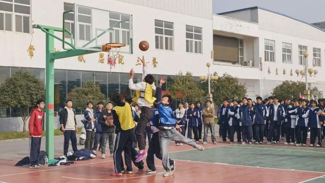 淮滨高中：“篮”不住的激情 聚得起的力量