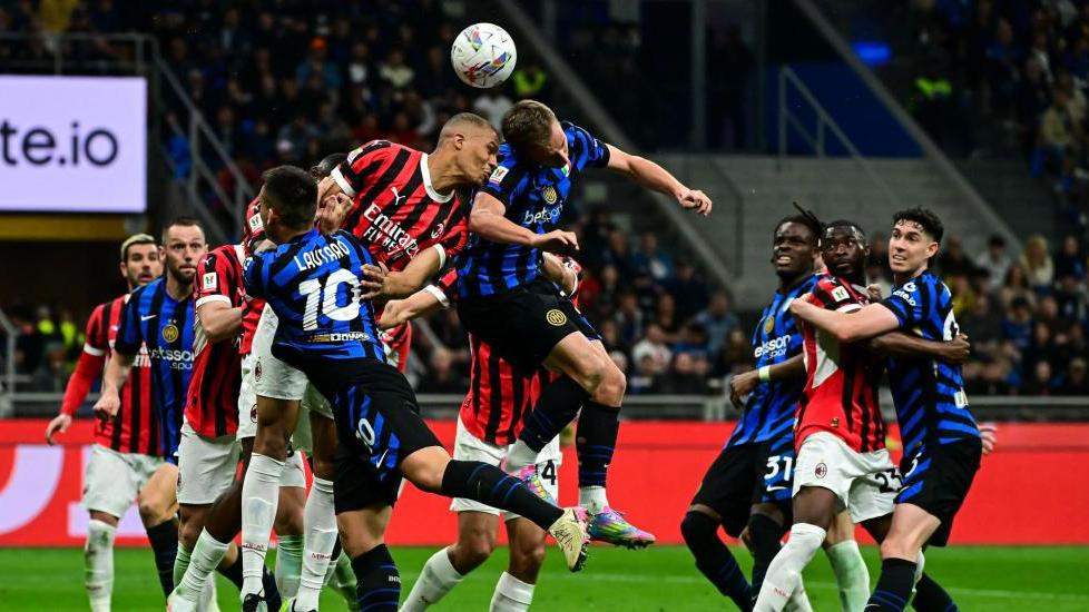 AC 米兰强势晋级意大利杯决赛，德比战闪耀光芒