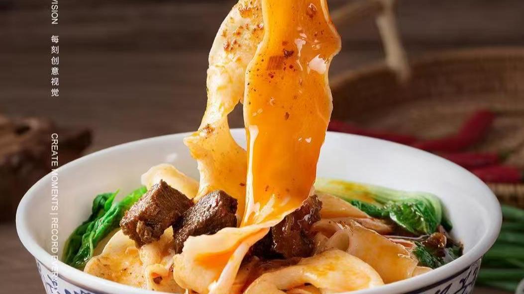 小白想要轻投资创业当老板，月入五万，选择什么行业最火爆？