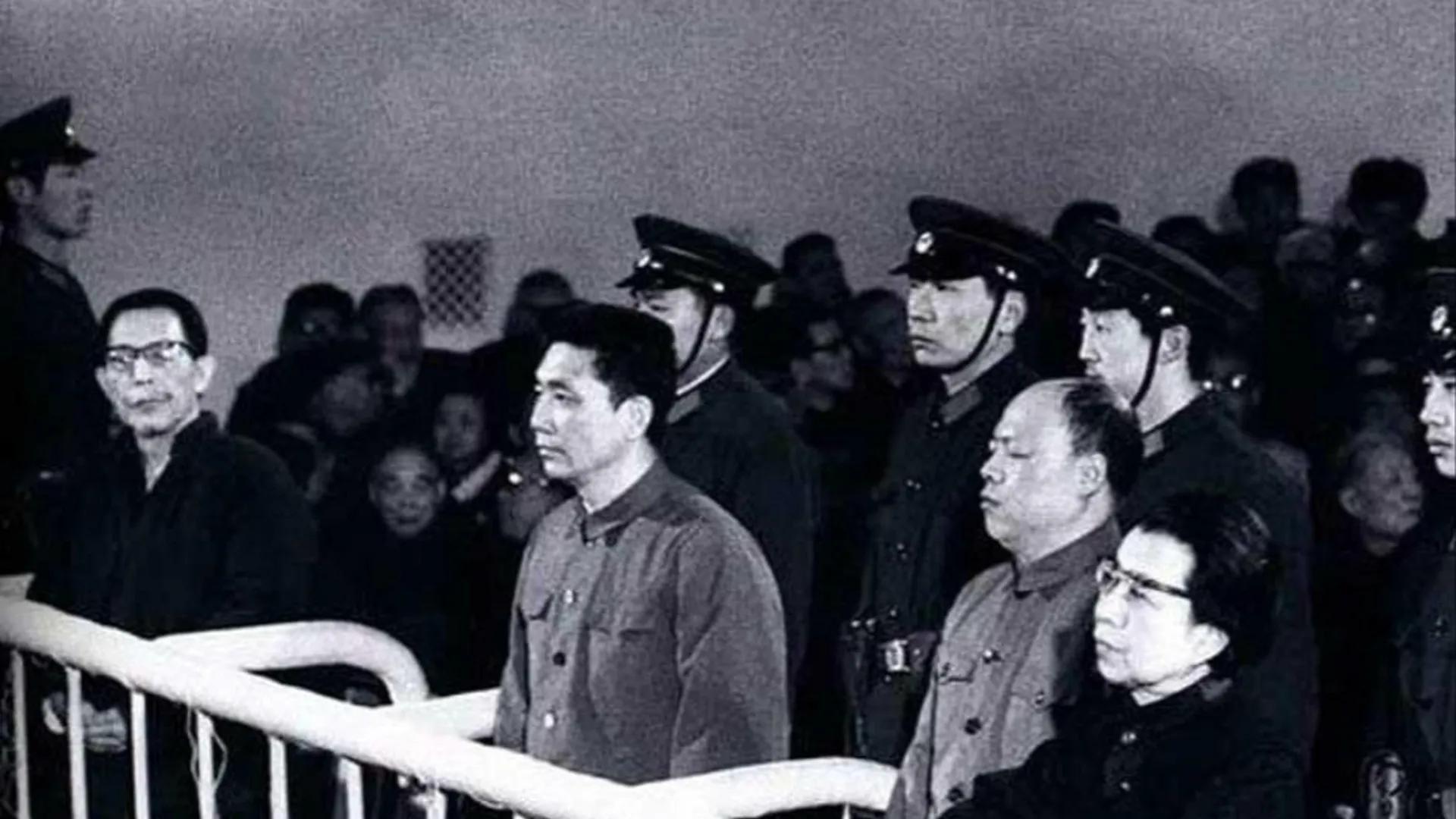 她是法庭上的“铁娘子”，退休16年，骄傲的说：我办的案都是铁案