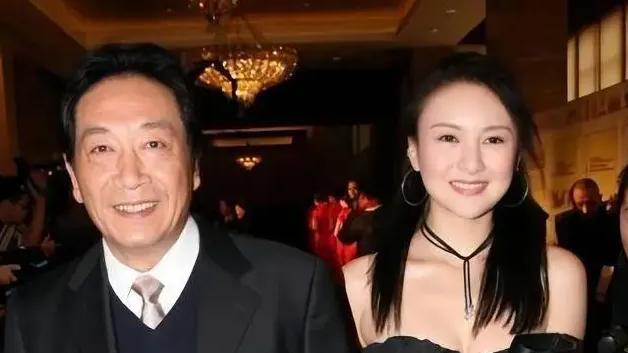 31岁嫁给68岁王奎荣，如今丈夫79岁，她的婚姻真的幸福吗？