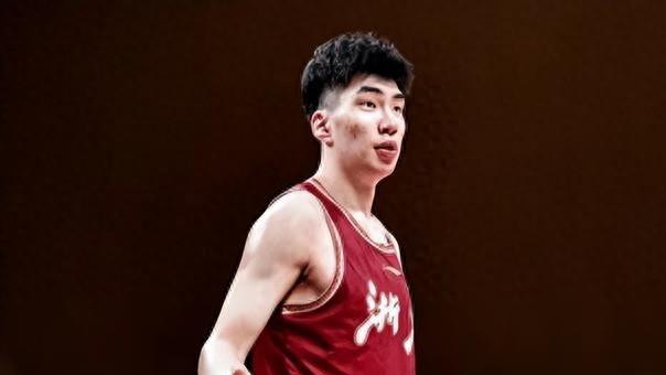 世预赛两负韩国！中国球员为啥非要留洋？余嘉豪的蜕变就是答案