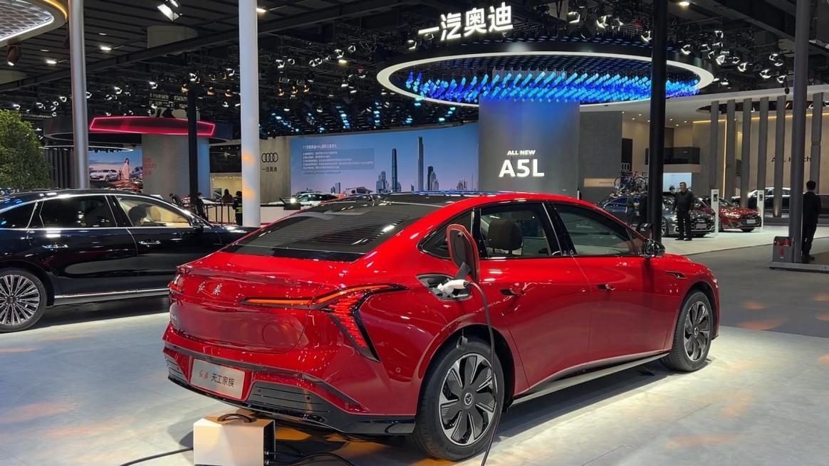 新车丨再等等就上市！红旗多款重磅新车要来，H9纯电版颜值更漂亮