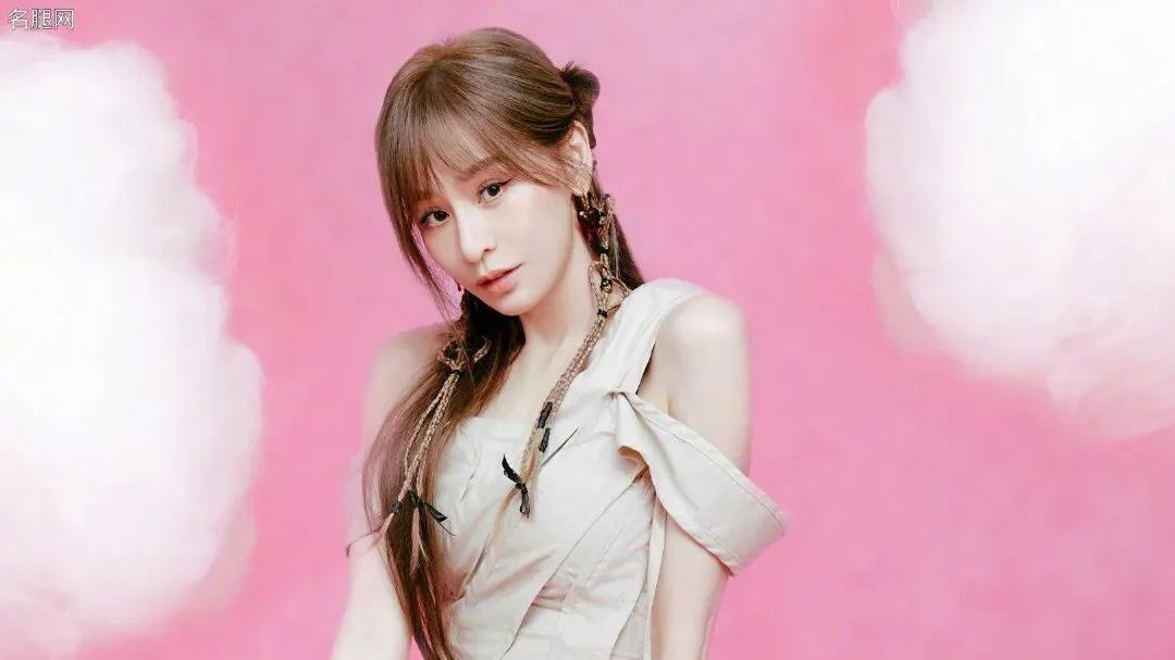 王心凌穿超短裙踩皮靴这少女腿AI都不敢这么P