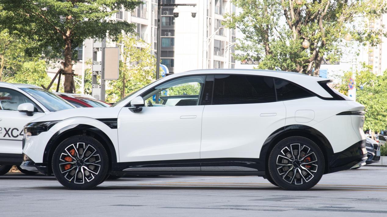 极氪7X，纯电中型SUV，标配800V高压平台，续航780km，值得一看！