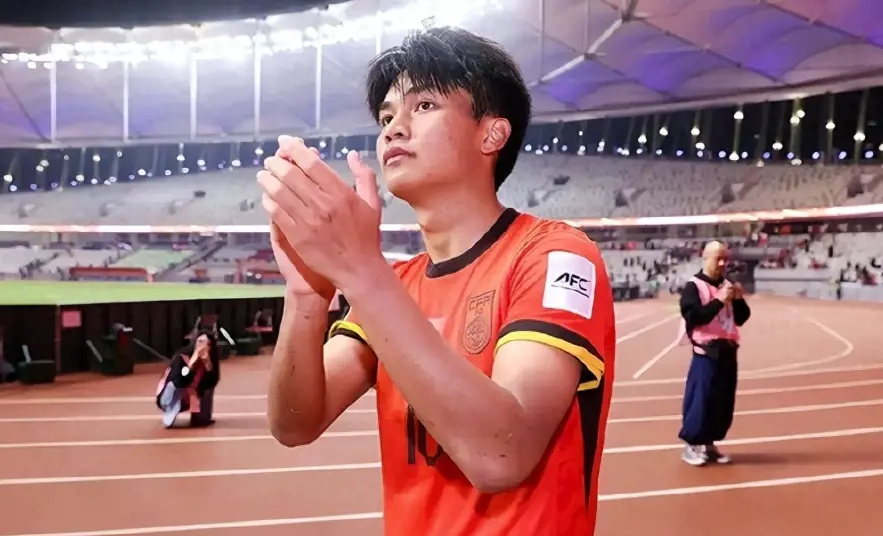 19岁新星首秀破门：争议背后的中超跳板，能否复制王钰栋的逆袭？
