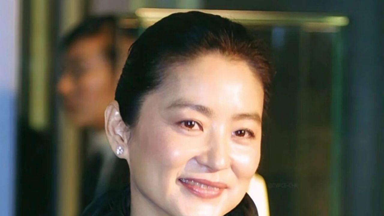 她等了他18年，从白裙少女到40岁新娘，最后却嫁作商人妇：林青霞用一生证明，be美学才是顶级流量