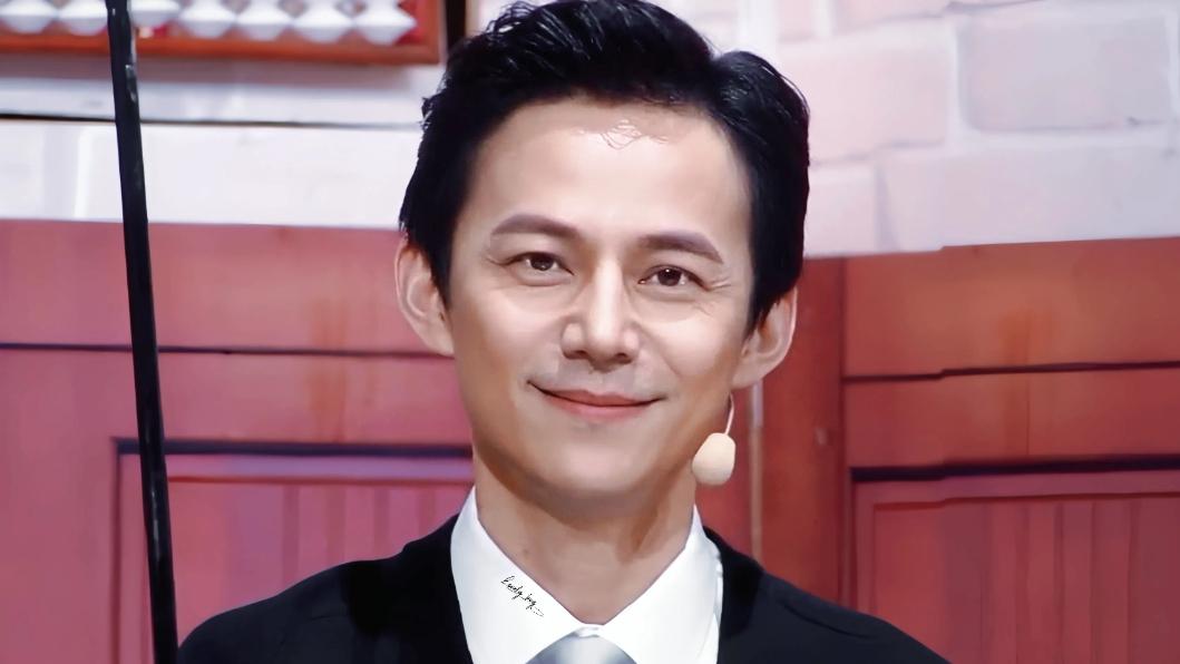 何炅半退休生活曝光：无妻无子，老好人形象滤镜粉碎，背后真相令人咋舌
