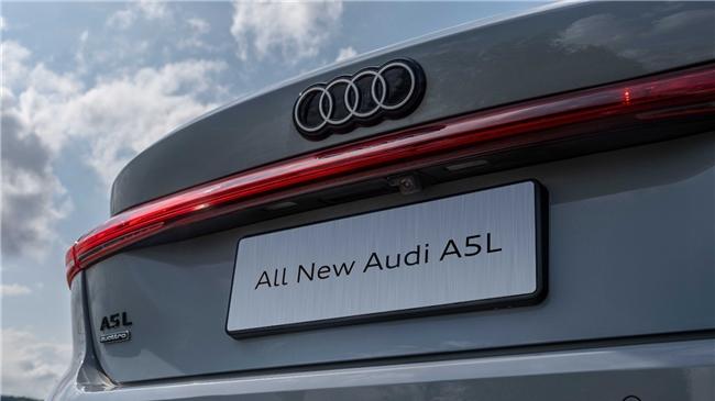 家庭用户首选？一汽奥迪A5L混动版空间经济性解析
