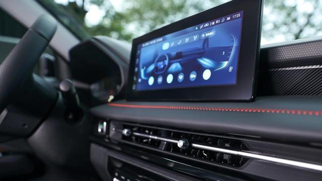 7万出头的五菱自动挡SUV，高颜值适合年轻人