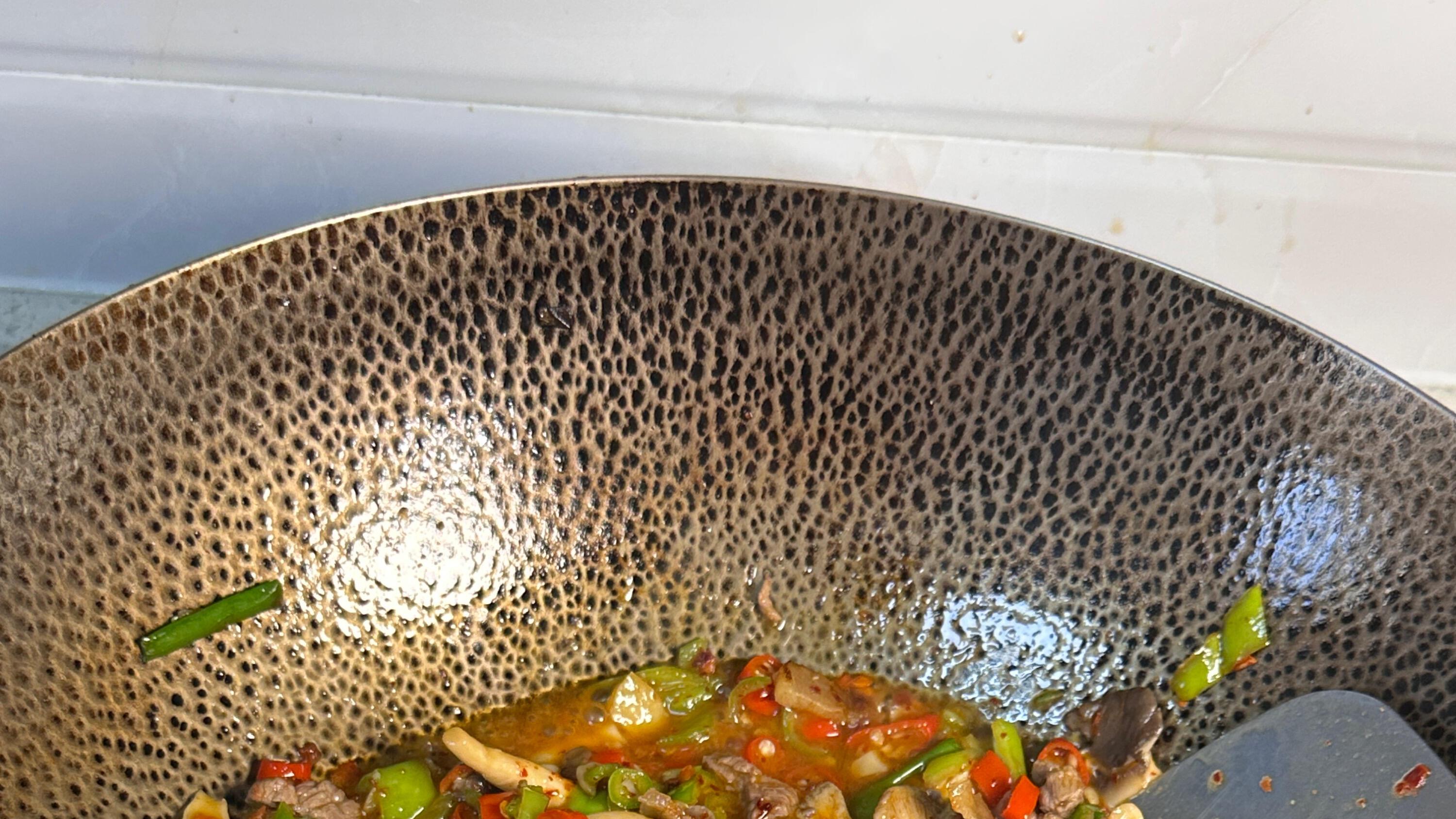 这蘑菇咋比肉还鲜？下锅前多做一步就知道。