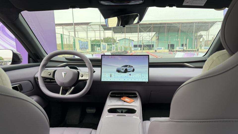 亲测深蓝L06：这才是20万内最像“性能车”的电轿