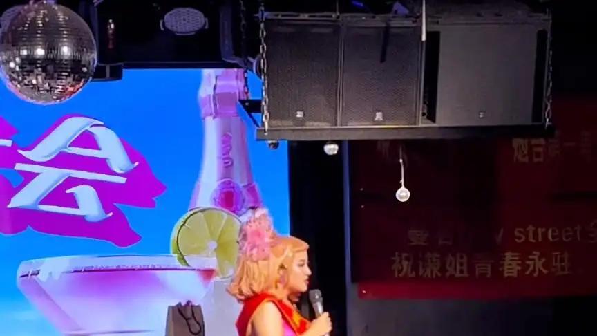 脱口秀界乱象！萧谦脱口秀惊现低俗内容，为博眼球竟无底线？