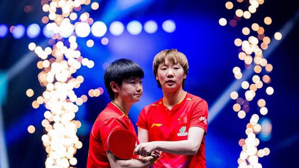 澳门冠军赛女单决赛再现争议，现场球迷助威声一边倒，是否太添堵？