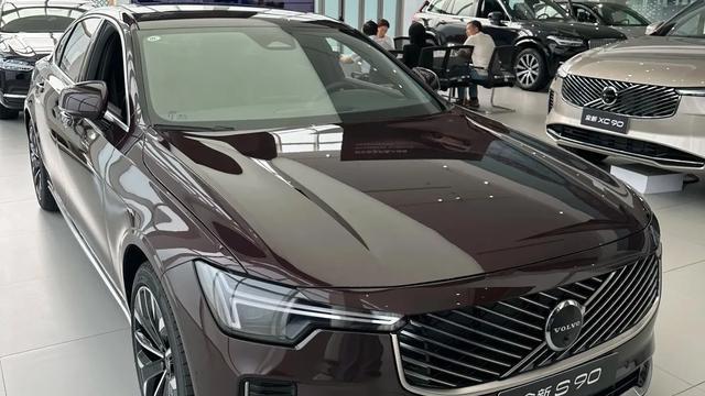 我是不是傻，20多万的新款沃尔沃S90不买，要买一辆国产新能源