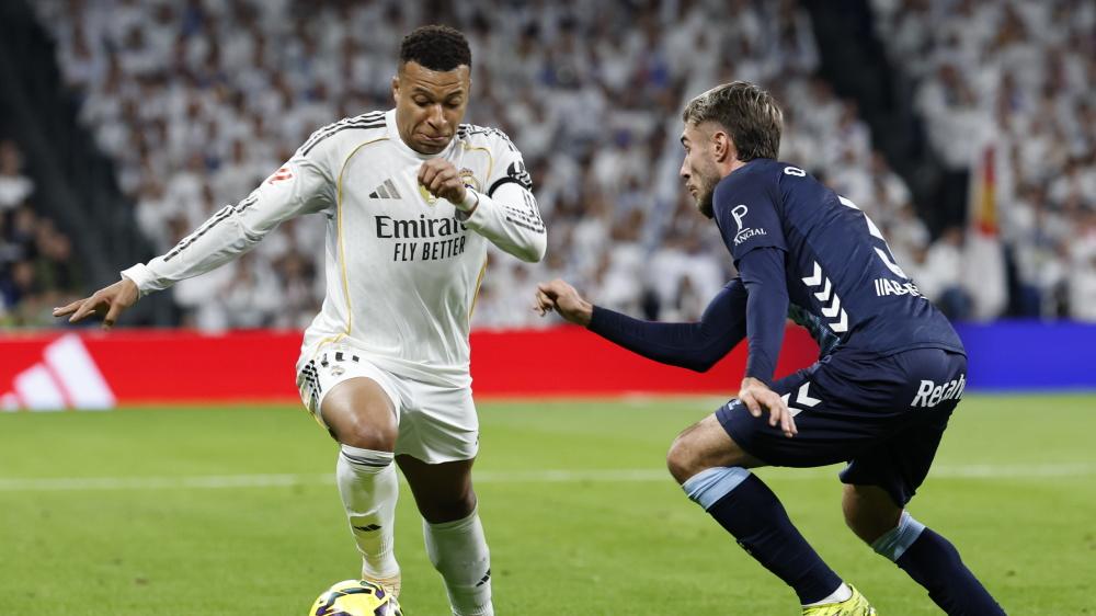 尴尬！皇马4轮不胜丢掉榜首，阿隆索帅位难保，姆巴佩彻底懵圈