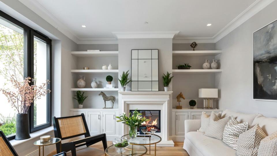 买了房子要装修，楼下有产后抑郁的女邻居不同意，怎么办？