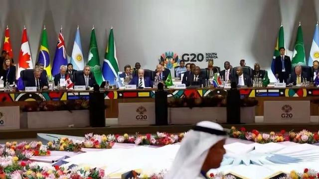 高市早苗丢脸丢到全世界，没得到中方原谅，又得罪两个“狠角色”