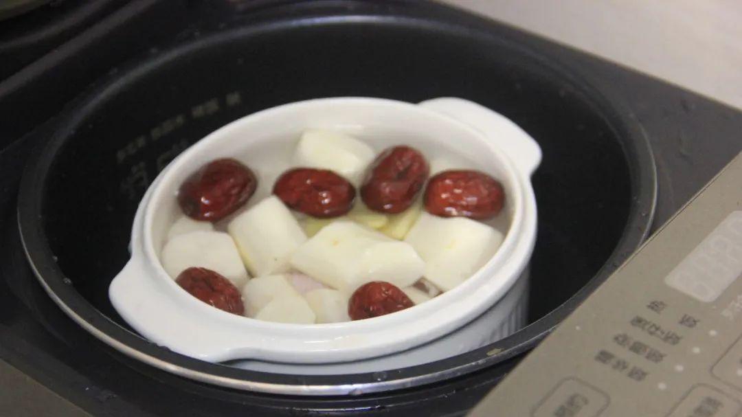 冬天了，电饭锅炖汤，省事还健康