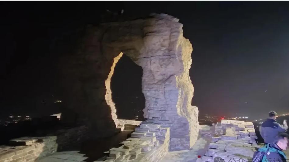 当代诗人张学军|冬天的诗歌《与同事夜登广武明长城》立冬盼雪