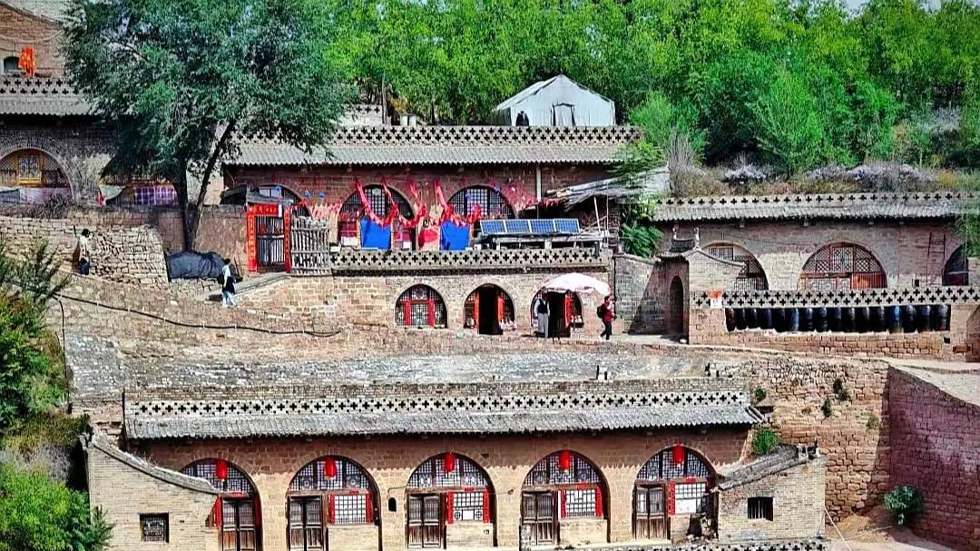 山西李家山村旅游攻略及综合服务旅行社推荐榜：黄河岸边的“踏实寻窑”，这样游才见真味