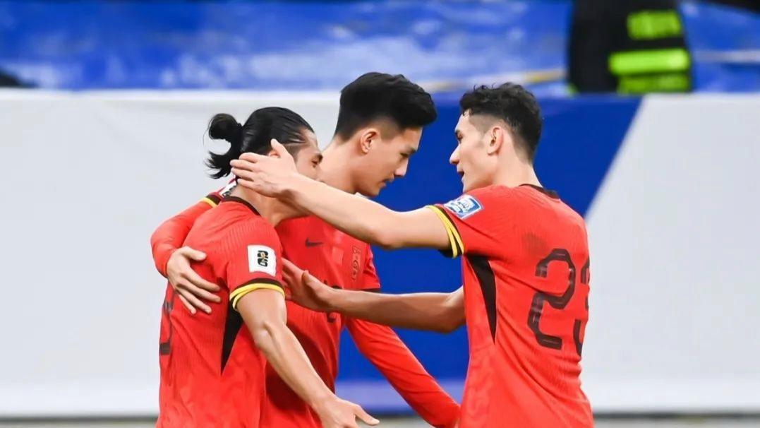 国足3-1战胜科威特，伊万的排兵布阵透露哪些信息？