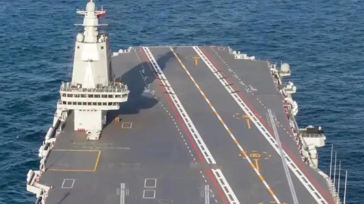 中国海军，强！福建舰这速度，嗖嗖的！八个月六次海试，比美国法国那些老牌航母强多了