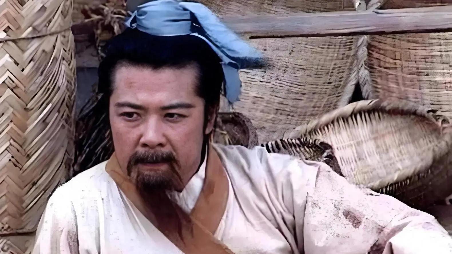 皇族血脉竟蒙尘？刘备身为“靖王之后”，为何沦落街头卖草鞋？