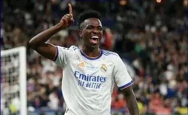 世界杯或欧洲杯决赛对阵双方，和同年欧冠决赛对阵双方，国籍完全对应——这种情况，未来几年有可能出现