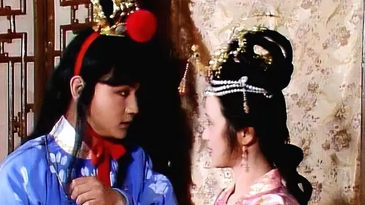 红楼梦中，贾元春到底发现了什么不为人知的秘密，而被皇帝赐死？