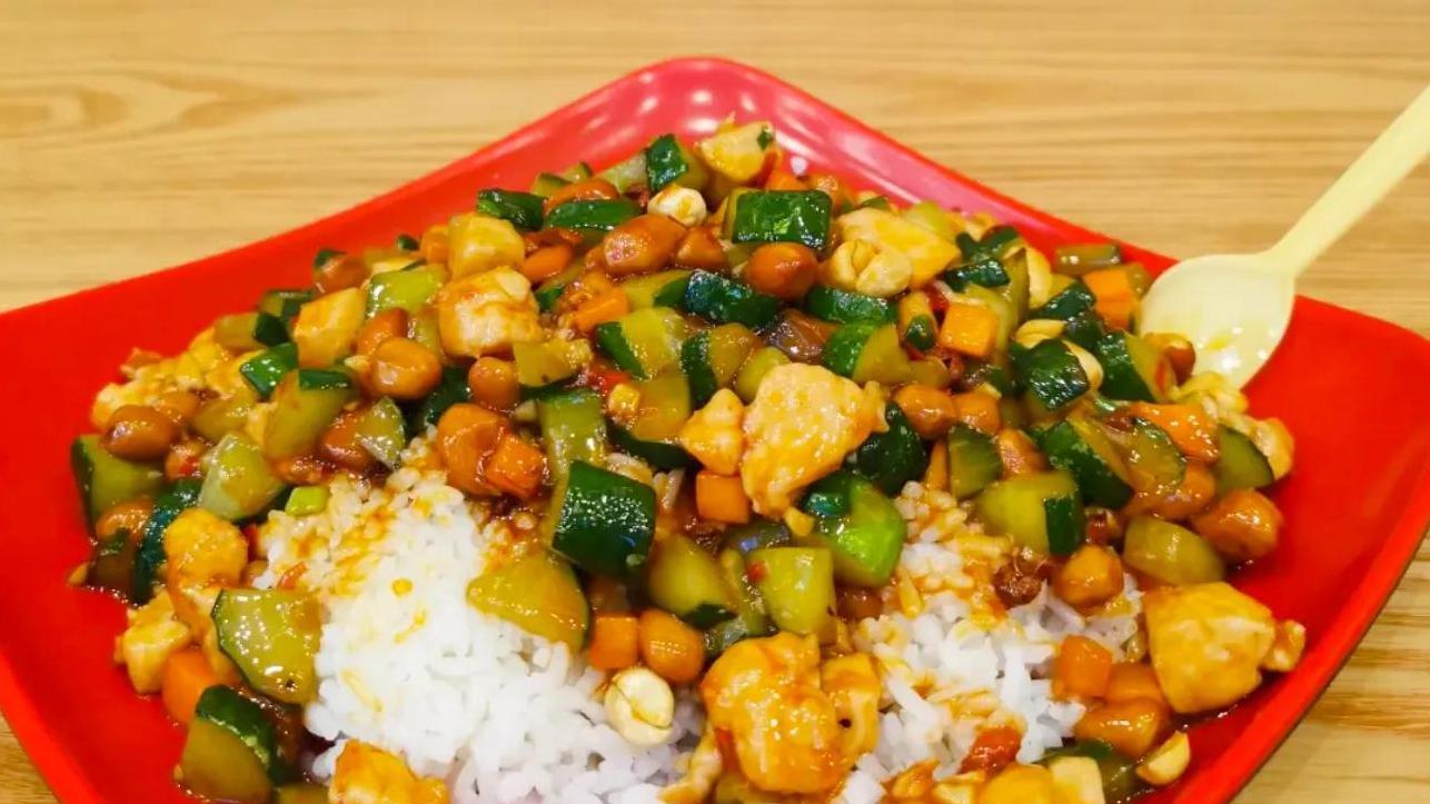 武汉青山30年牛肉粉店的魅力何在？