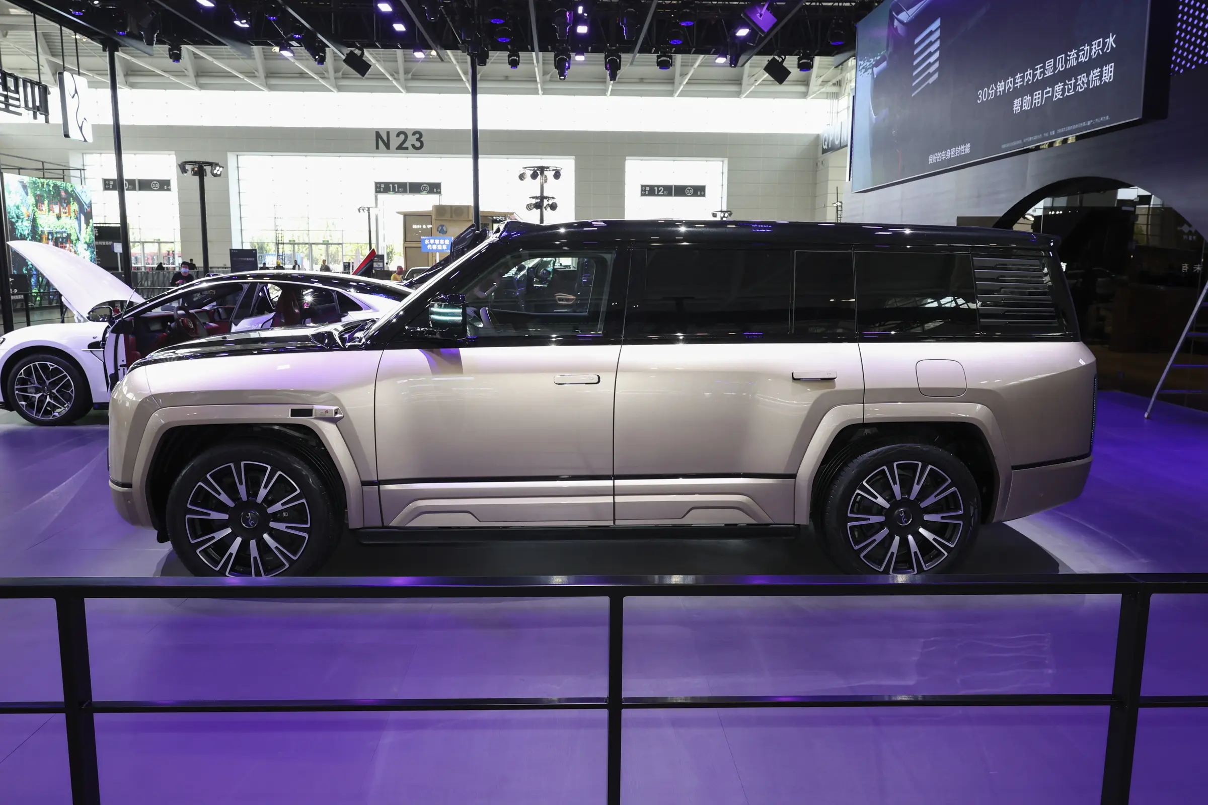 比亚迪11月各车型销量公布：秦家族卖出70824辆，钛7成“爆款”