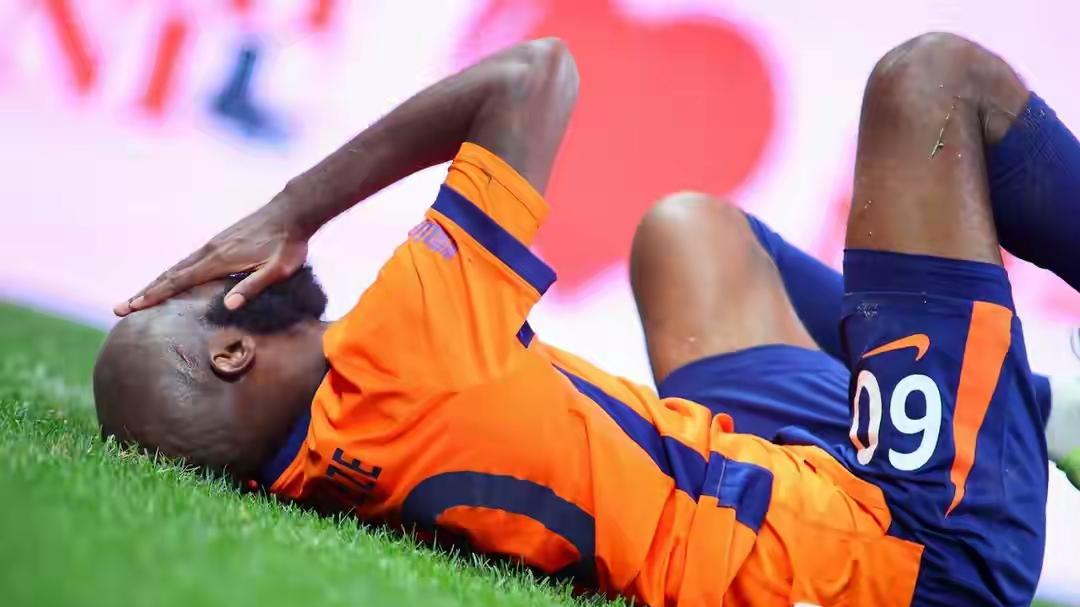 兰克尔泽威胁海牛内容曝光，以此来要挟海牛，否则就拒绝出战