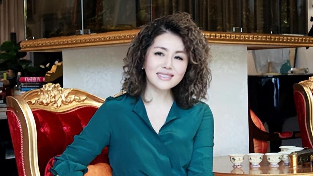 陨落星辰，方静的双面人生