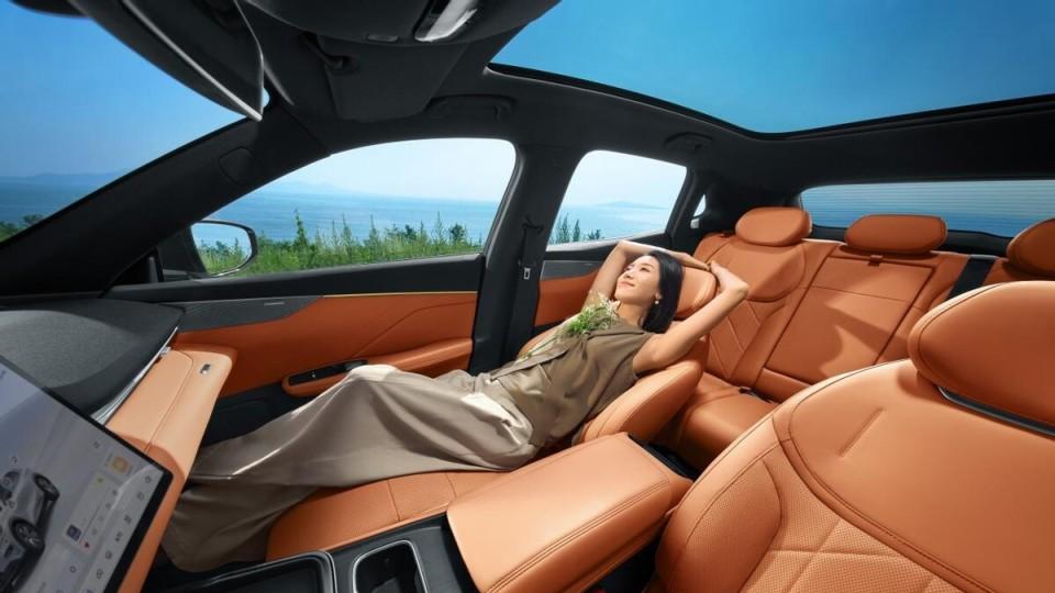 销量大涨！全球销量19385辆的深蓝S05，到底值得入手吗？