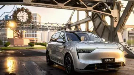 焕新如换代，问界新款M7谍照来袭，M9同款前脸+底盘大升级？