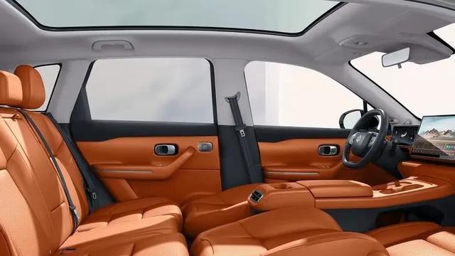 极狐考拉S对比零跑C10，家庭与科技的双重考量，谁更胜一筹？