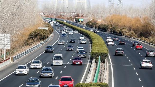 火车被私家车分流，春运会和计划生育一样，随着农村断层消失吗？