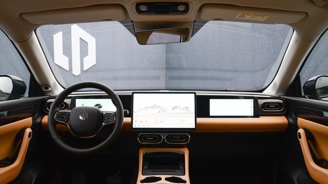 16万级增程SUV，无框门+200kW电机，实拍零跑C11